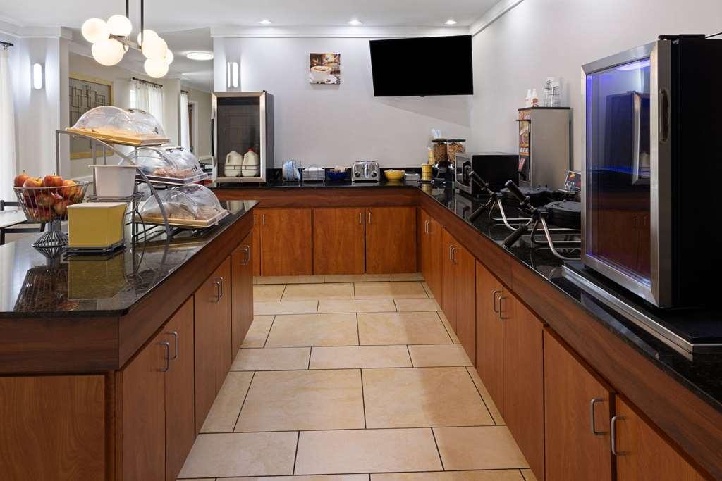 Days Inn By Wyndham Florence Near Civic Center Facilities photo